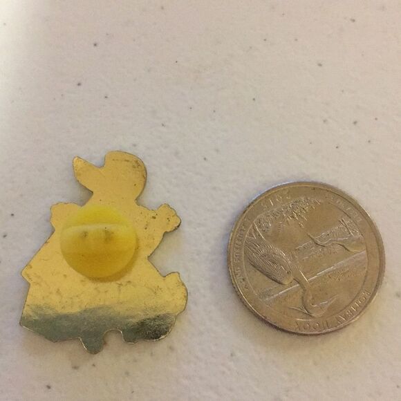 Vintage Easter rabbit enamel pin - Picture 2 of 2